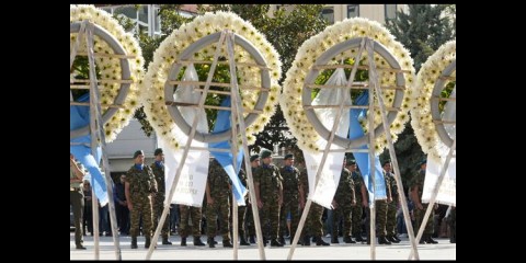 Σε κλίμα οδύνης ολοκληρώθηκαν οι κηδείες των τριών στρατιωτών