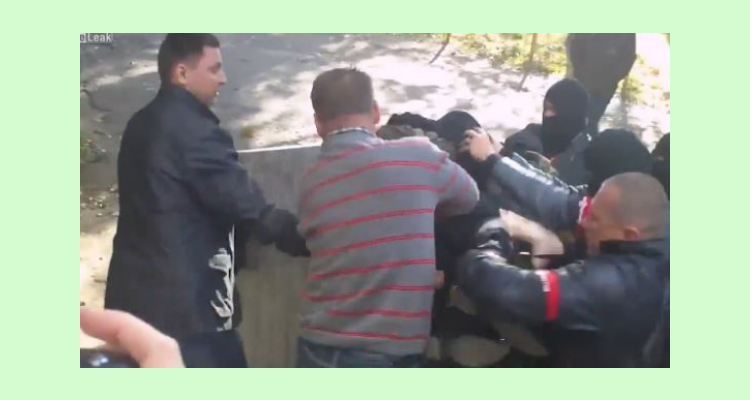 Πέταξαν πολιτικό