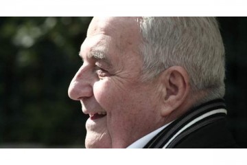 Φλαμπουράρης