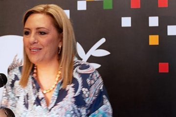 ΝΤΟΡΑ ΠΑΛΛΗ