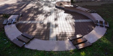 πλατεία στη Γλυφάδα