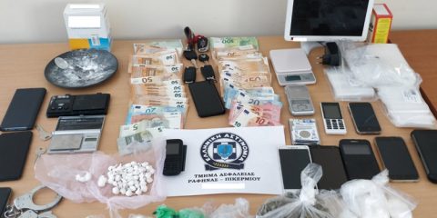 Συνελήφθησαν τρία άτομα για διακίνηση ναρκωτικών