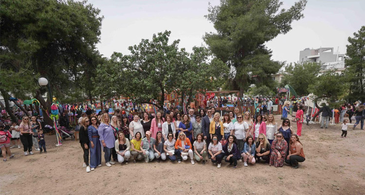 Εγκαίνια της Παραμυθούπολης