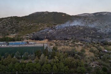 φωτιά στην Τερψιθέα Γλυφάδας