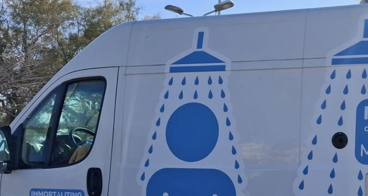 ντουζιέρα για αστέγους